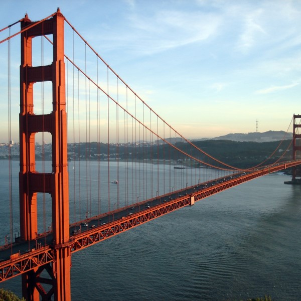 Golden gate bridge in the morning